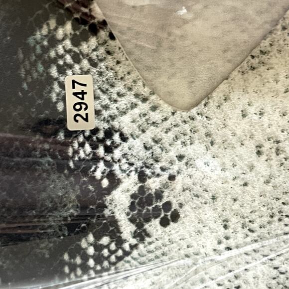 Buddy Love Jackie Snake Print Bodysuit Womens Small Gray Balloon Long Sleeve NWT - Picture 14 of 14